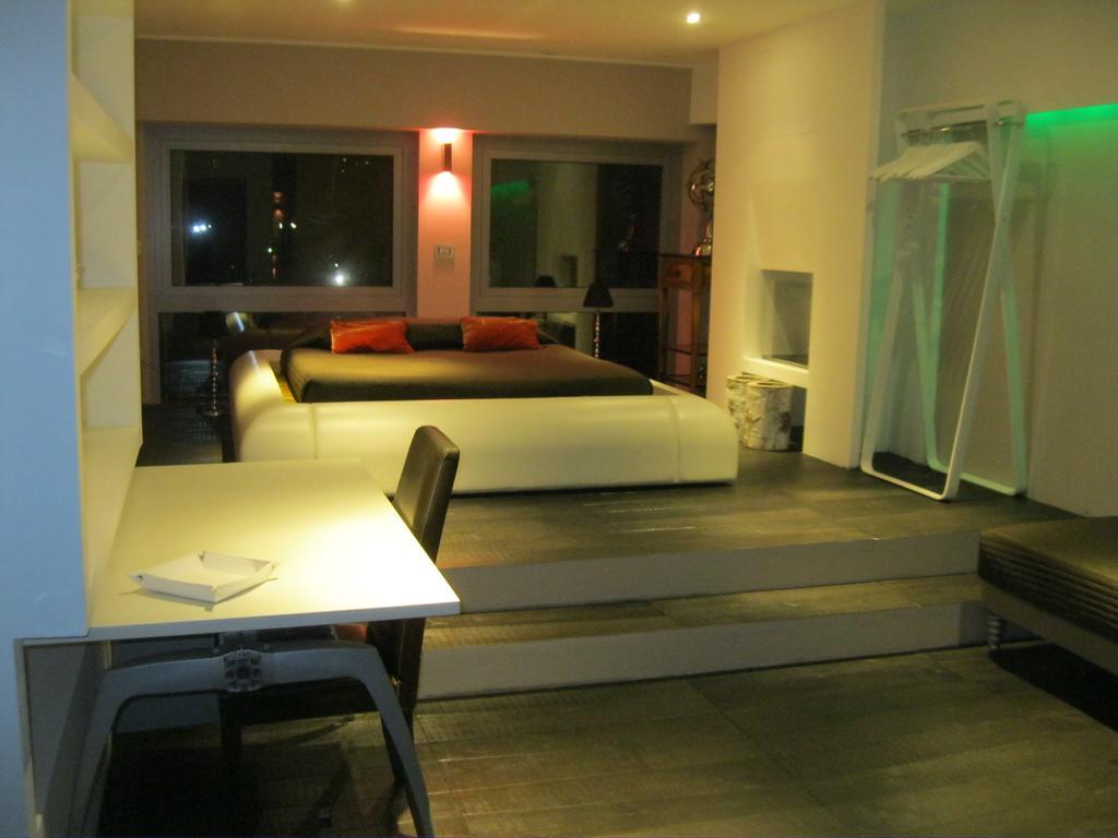 A14 Business Suite Sesto San Giovanni Oda fotoğraf